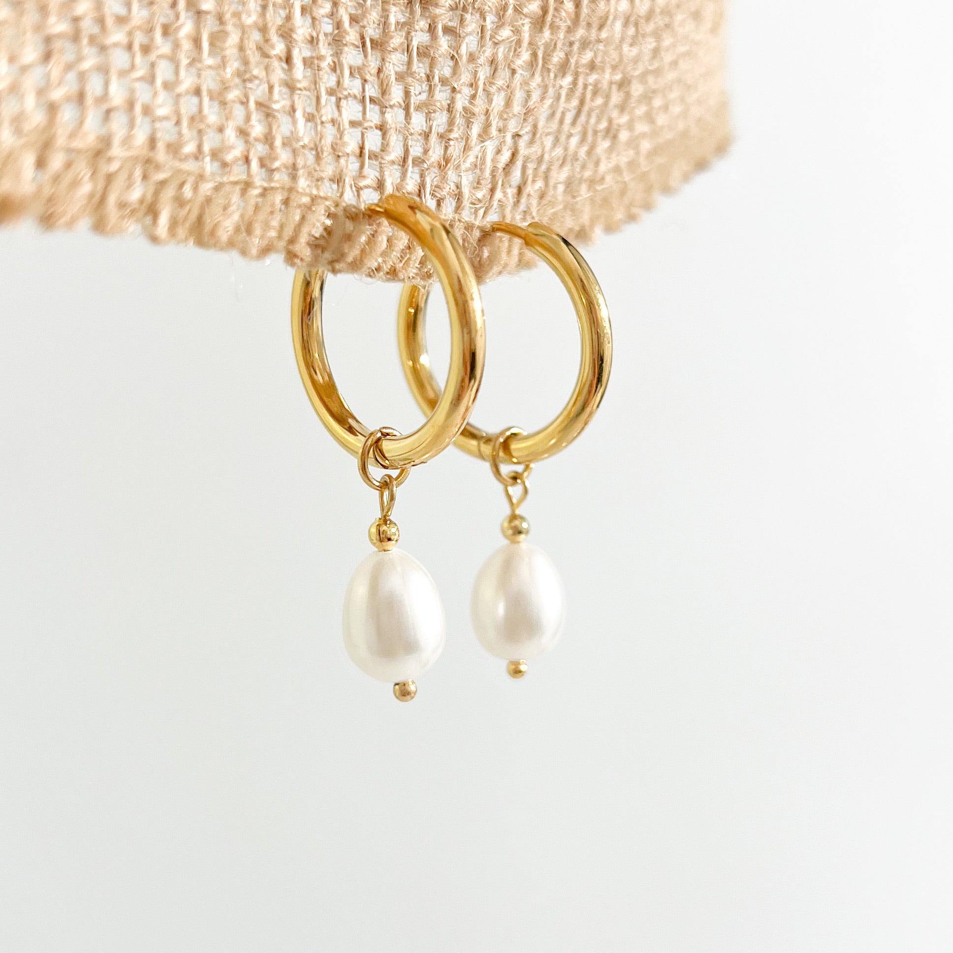 June Pearl Earrings in Gold - Flaire & Co.
