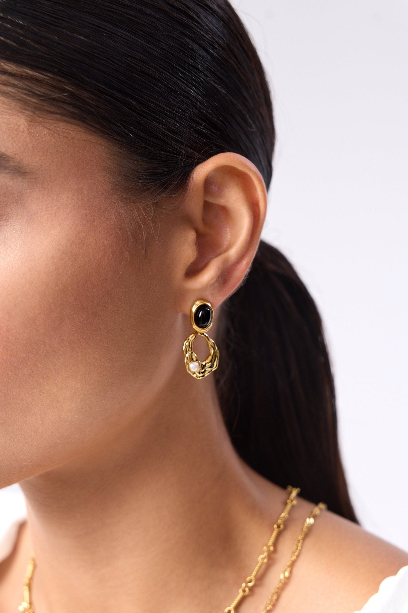 Kaia Molten Drop Earrings With Pearl - Flaire & Co.