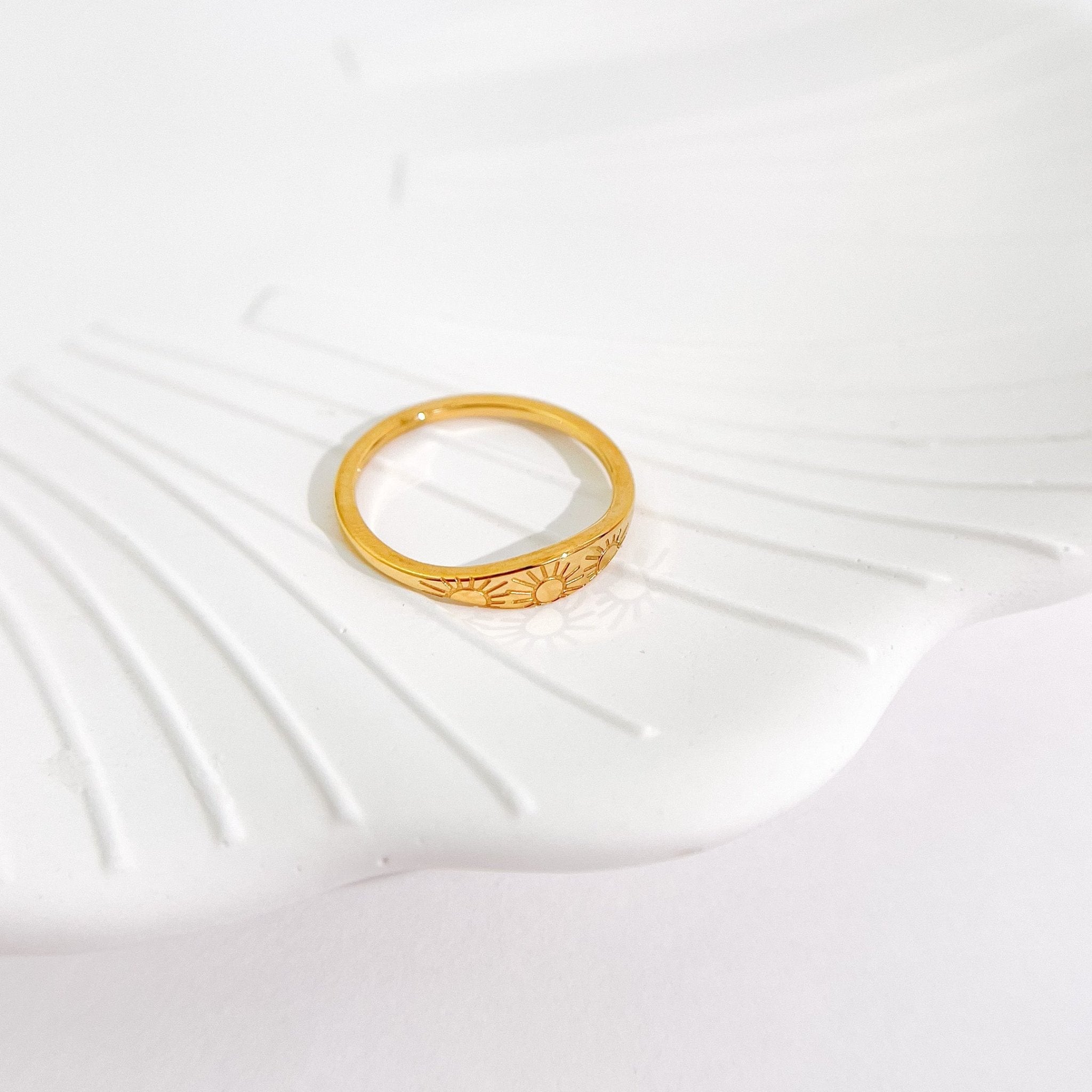 Katie Sunset Gold Ring - Flaire & Co.