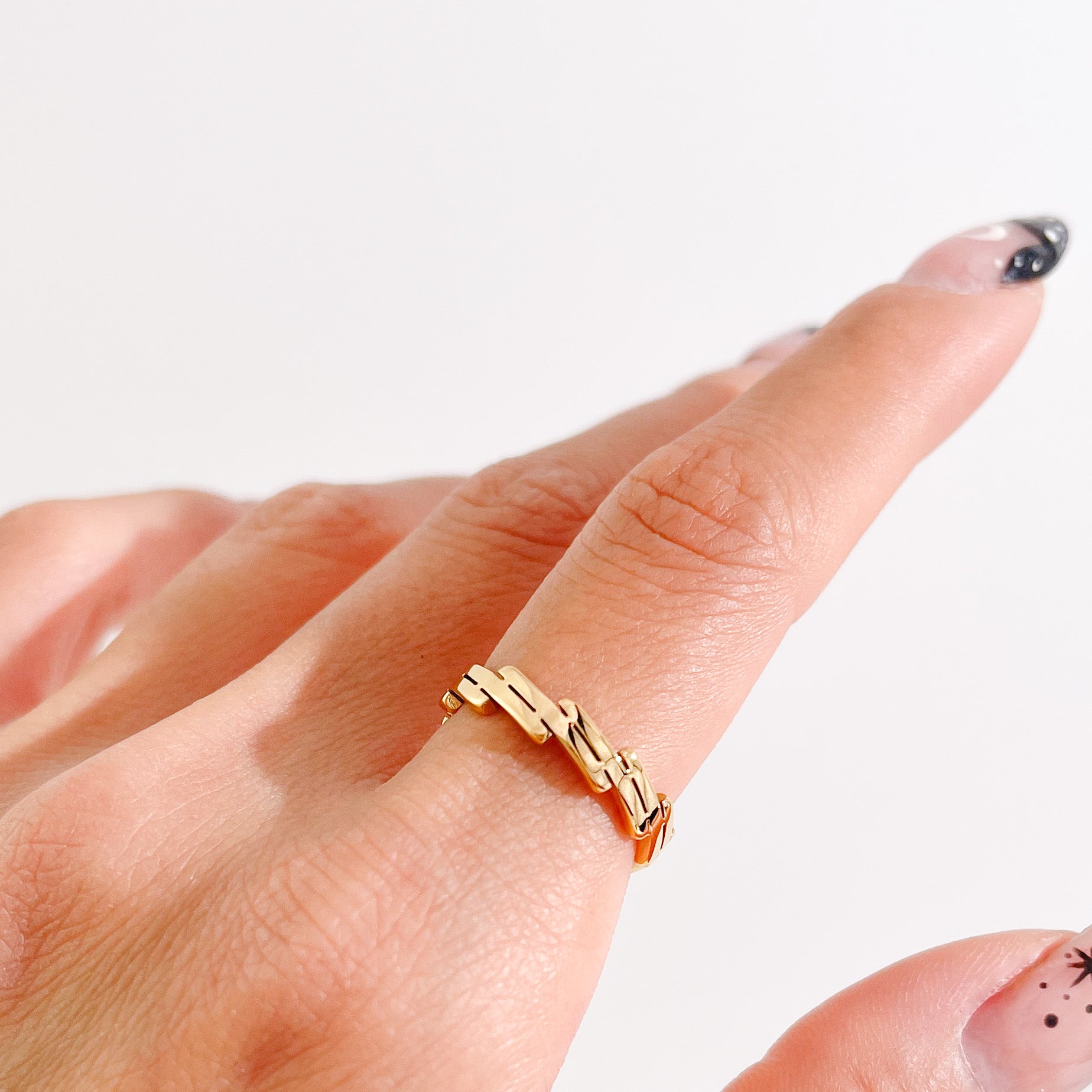 Kendall Ring in Gold - Flaire & Co.