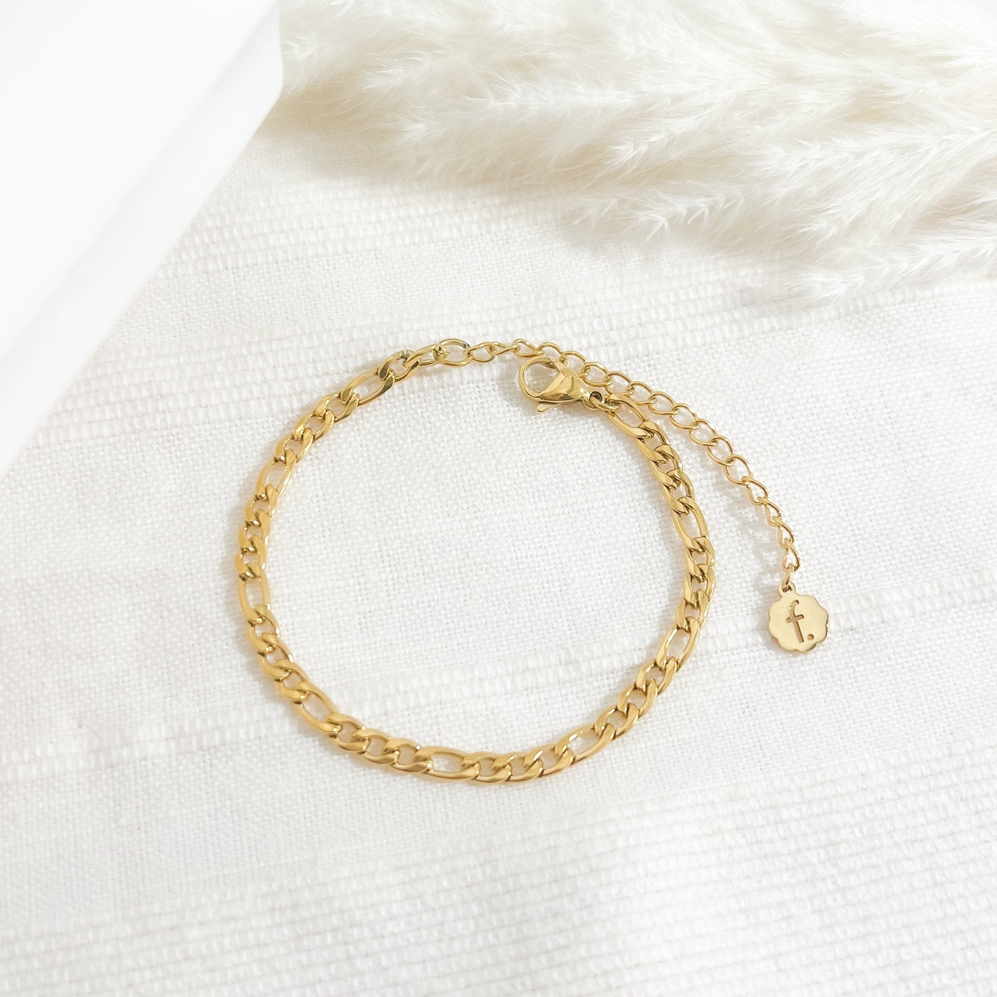 Kyra Gold Bracelet - Flaire & Co.