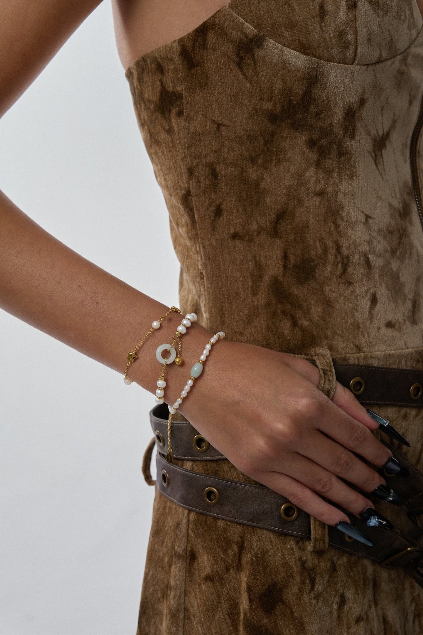 LIMITED EDITION: Jade Peace Buckle Pearl Bracelet - Flaire & Co.