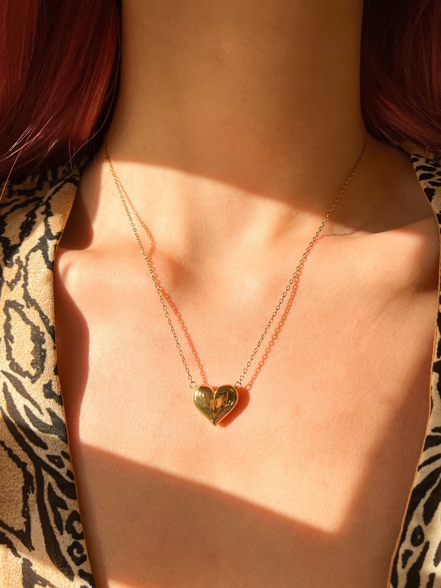 Magnetic Heart Necklace in Gold - Flaire & Co.