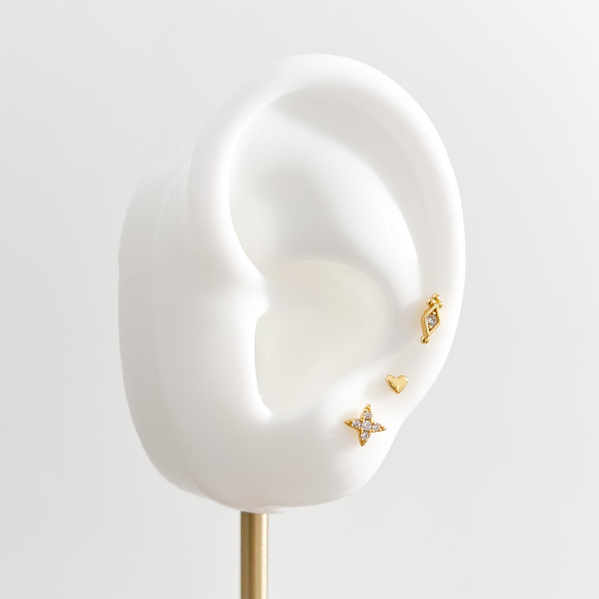 Micro Heart 2.0 Studs in Gold - Flaire & Co.