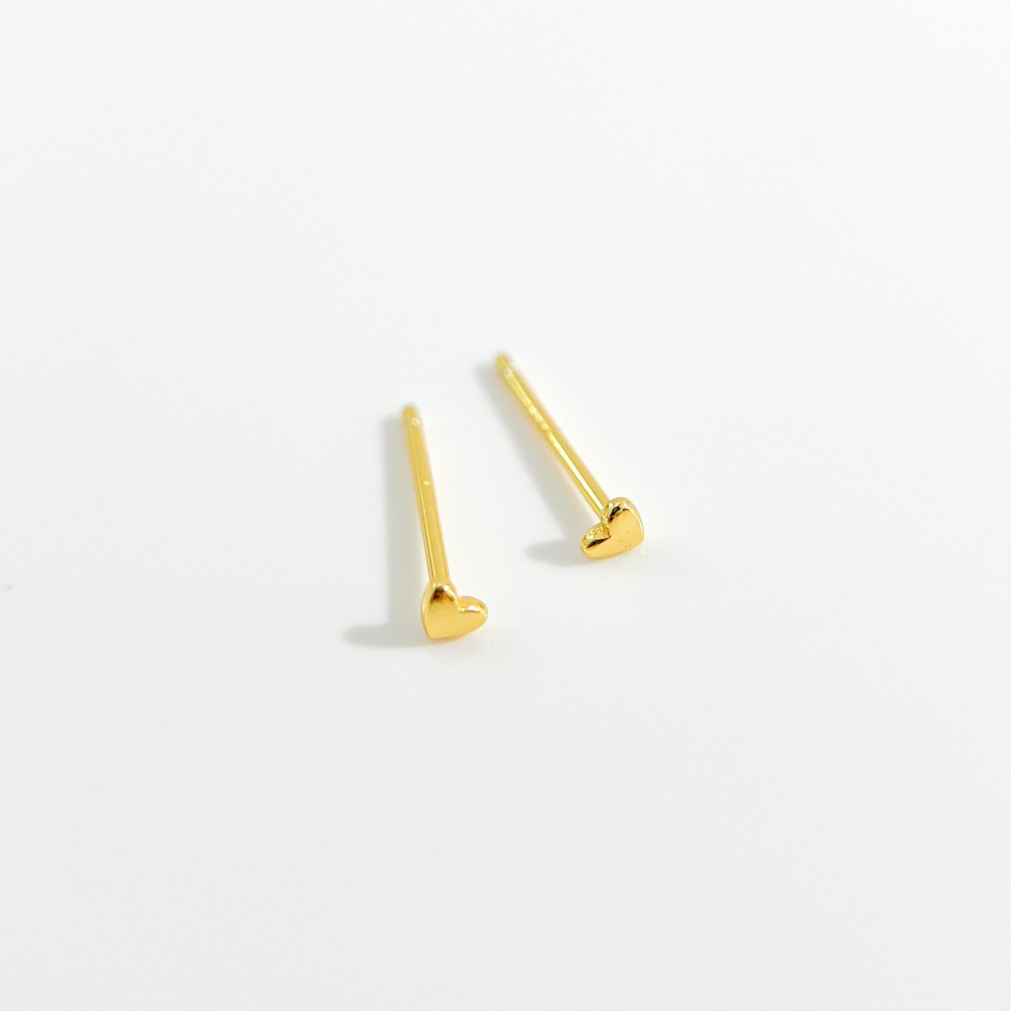 Micro Heart 2.0 Studs in Gold - Flaire & Co.