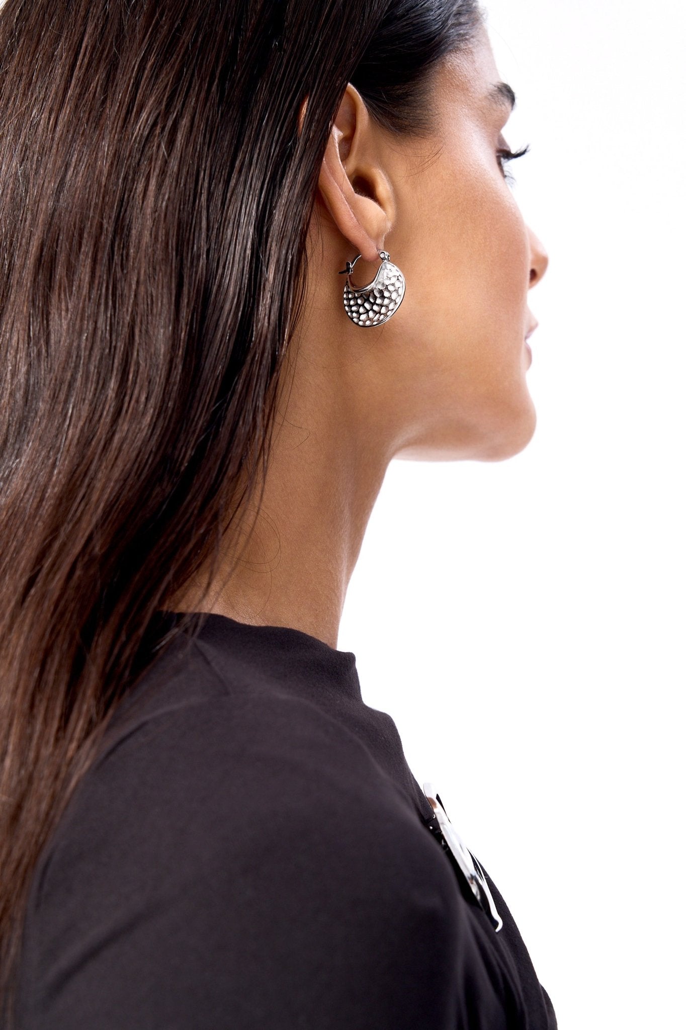 Nia Hammered Bold Hoops - Flaire & Co.