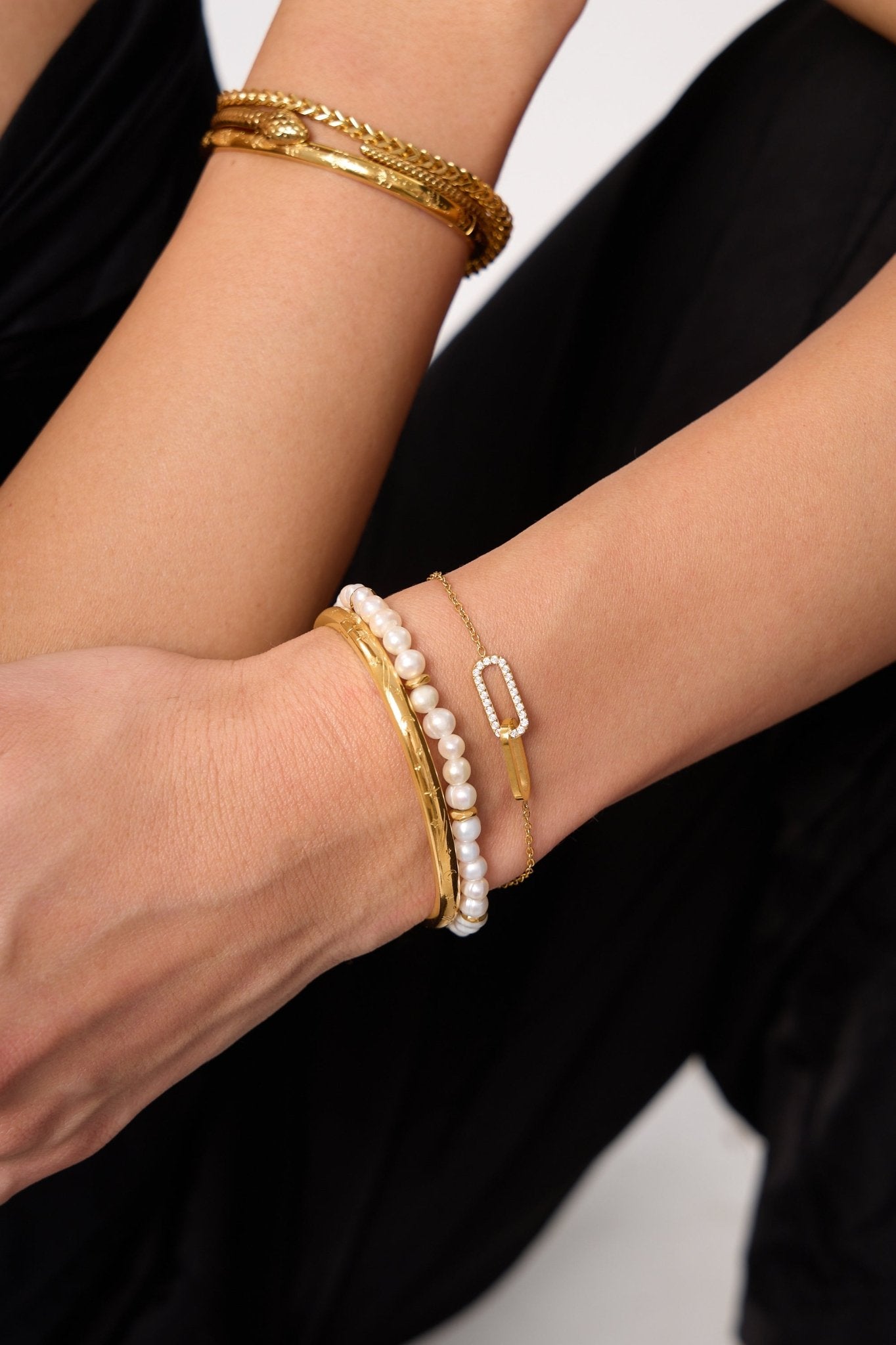 Pave Intertwined Links Bracelet - Flaire & Co.