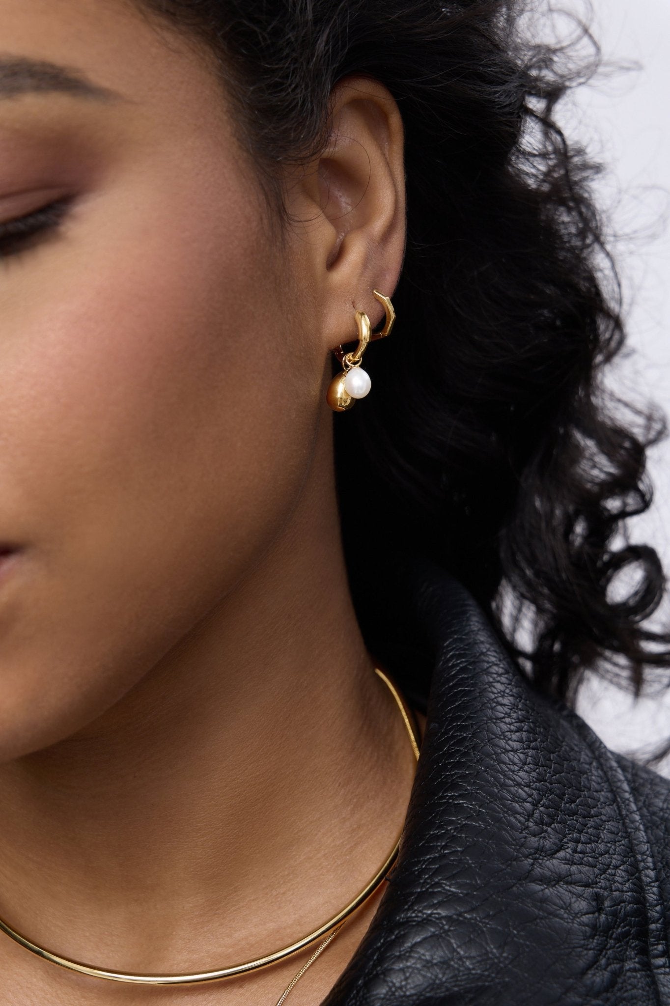 Pearl Tear Drop Hoop Earrings - Flaire & Co.