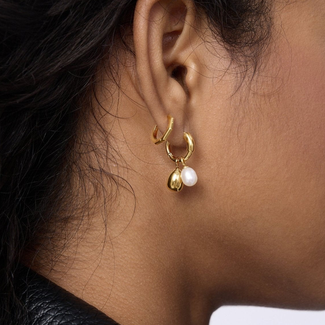 Pearl Tear Drop Hoop Earrings - Flaire & Co.