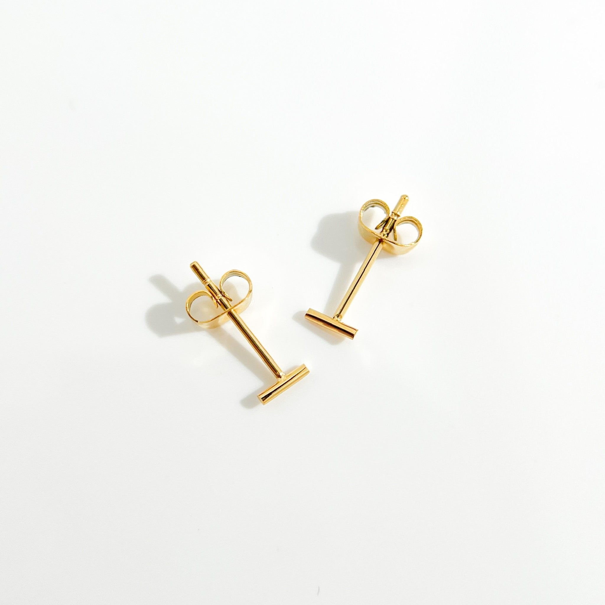 Simple Bar Stud in Gold - Flaire & Co.