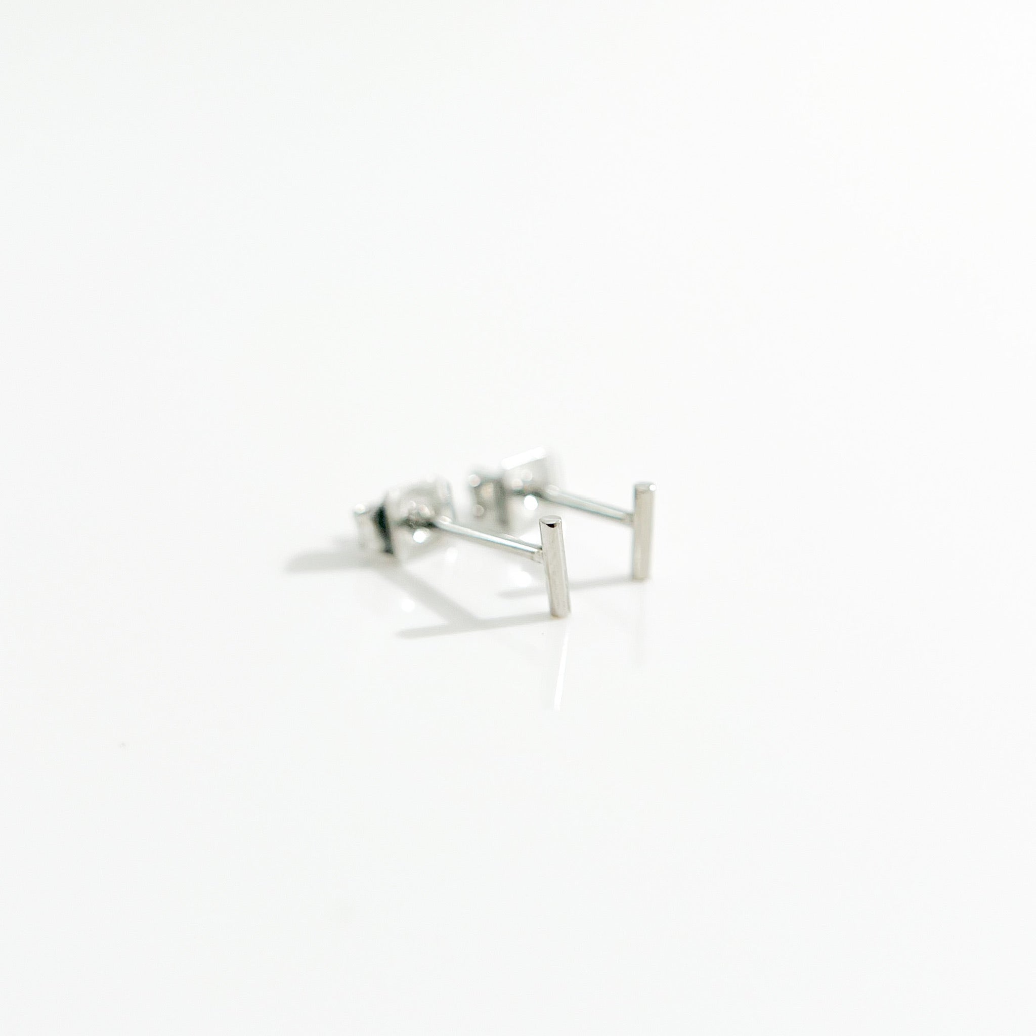 Simple Bar Stud in Silver - Flaire & Co.