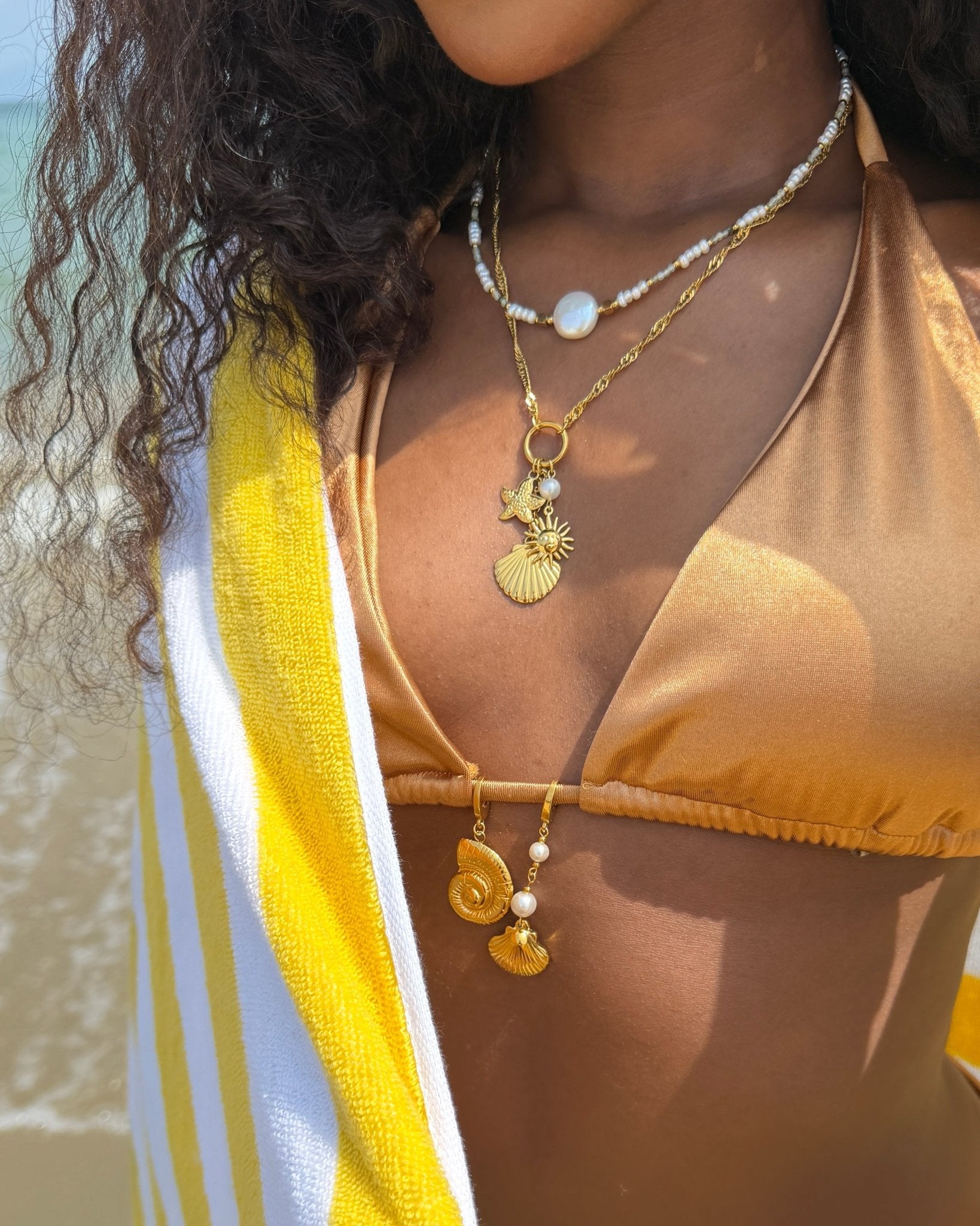 Solis Button Pearl Necklace - Flaire & Co.