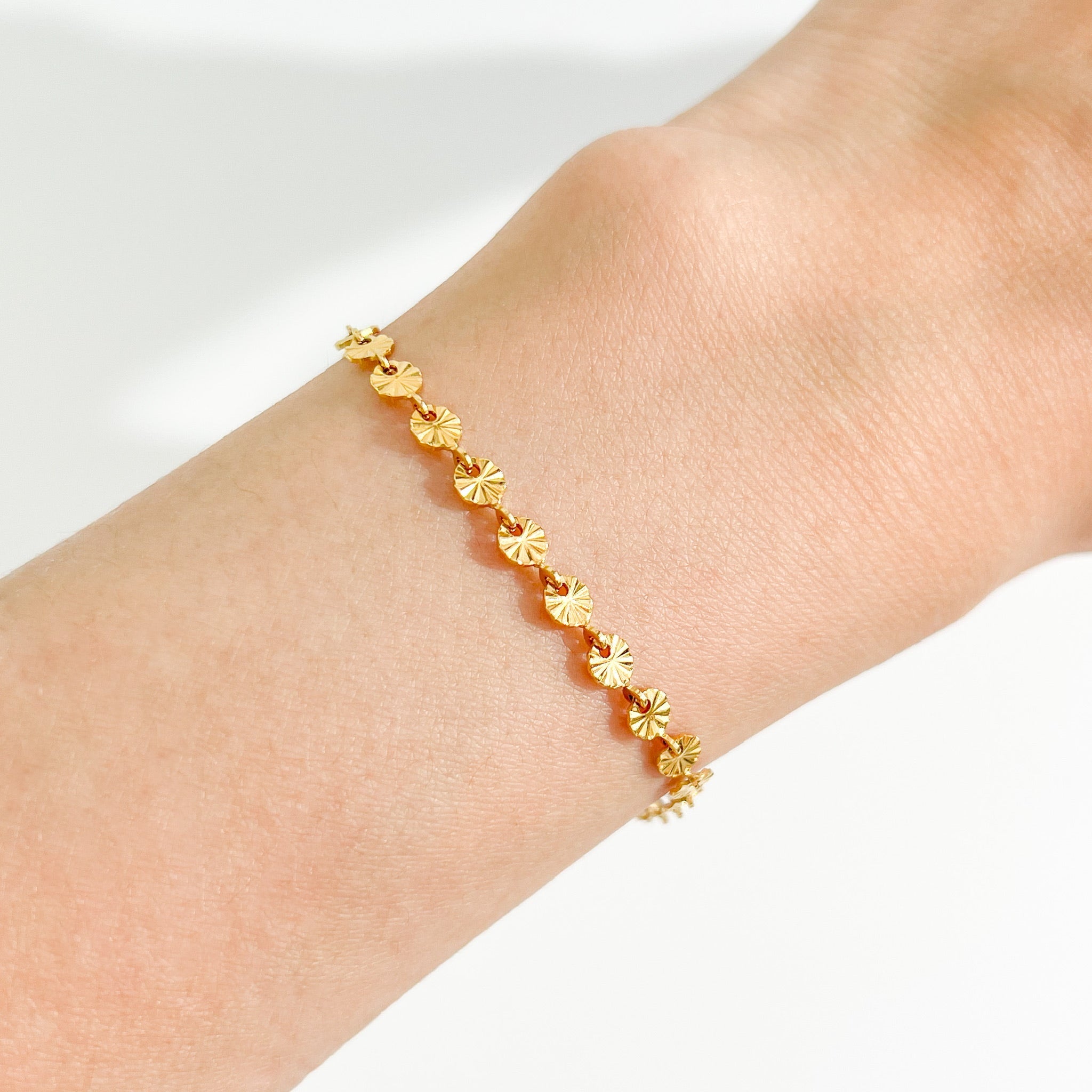 Sunburst Chain Bracelet in Gold - Flaire & Co.