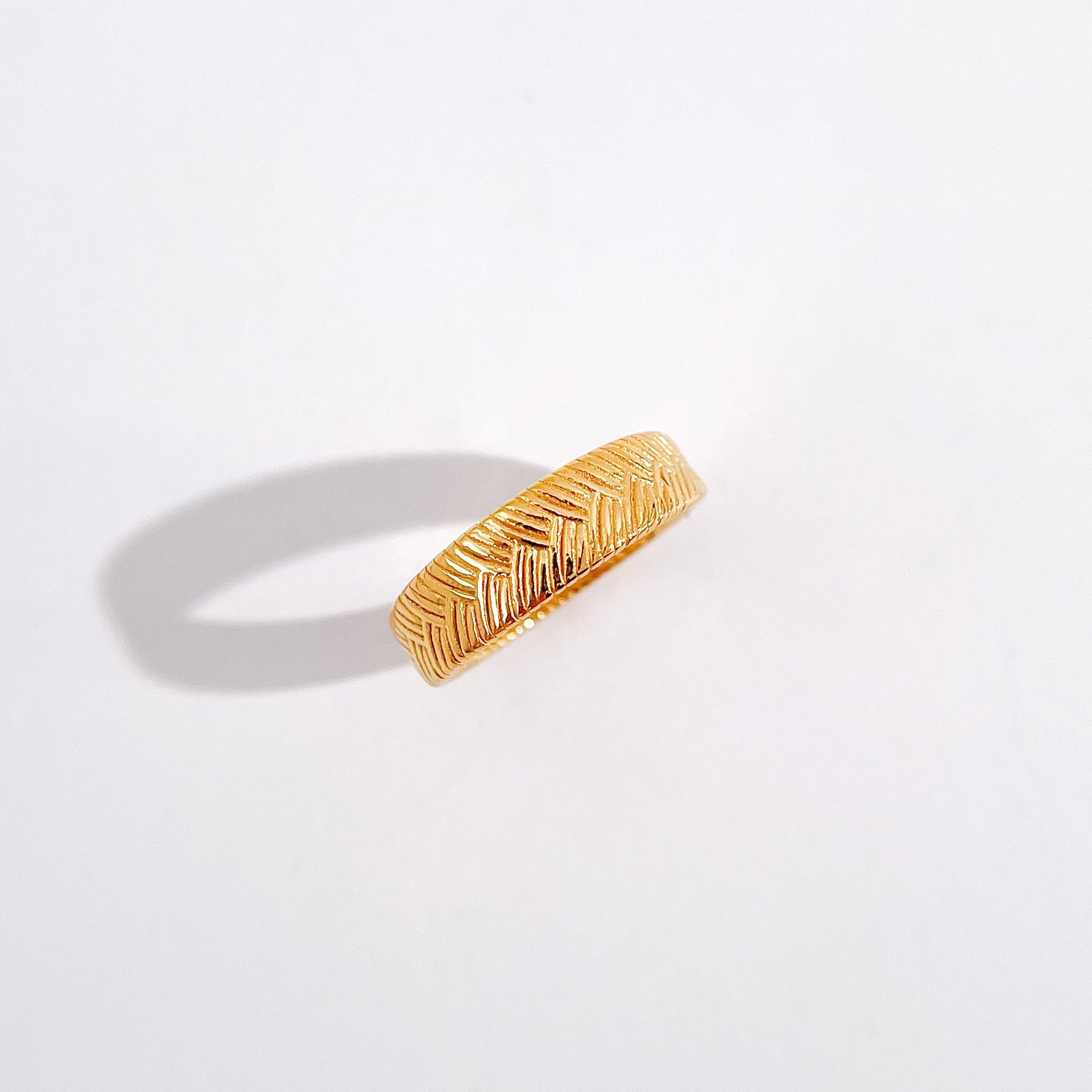 Textured Weave Ring in Gold - Flaire & Co.