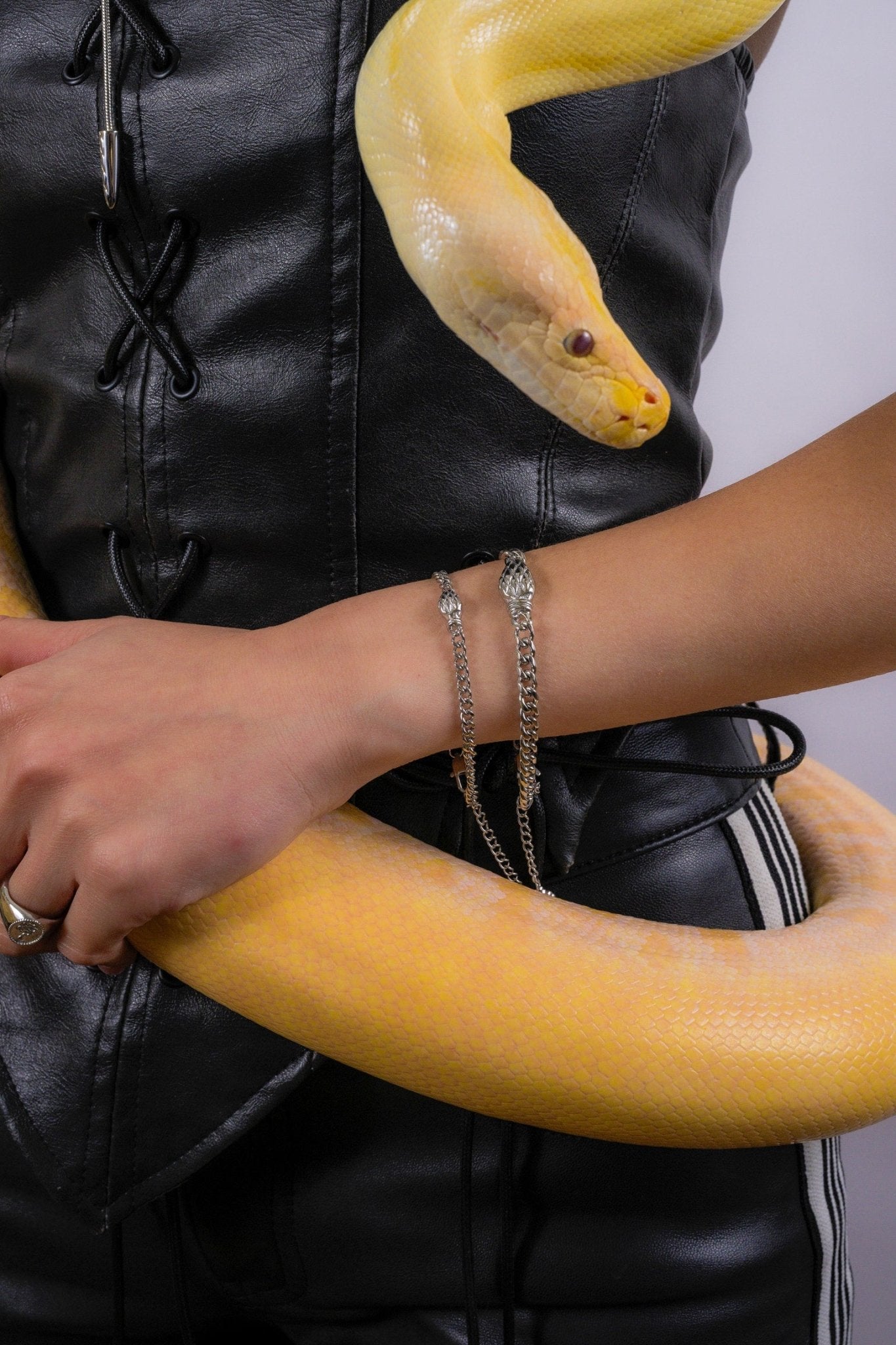 Thick Geometric Snake Head Bracelet (Unisex) - Flaire & Co.