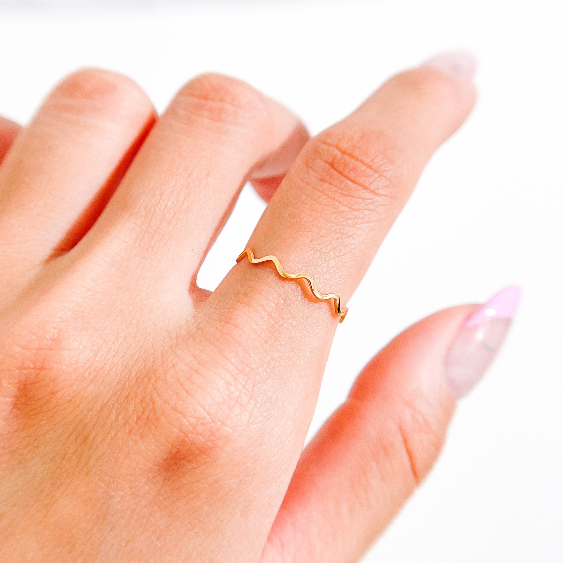Wavy Stacking Ring in Gold - Flaire & Co.