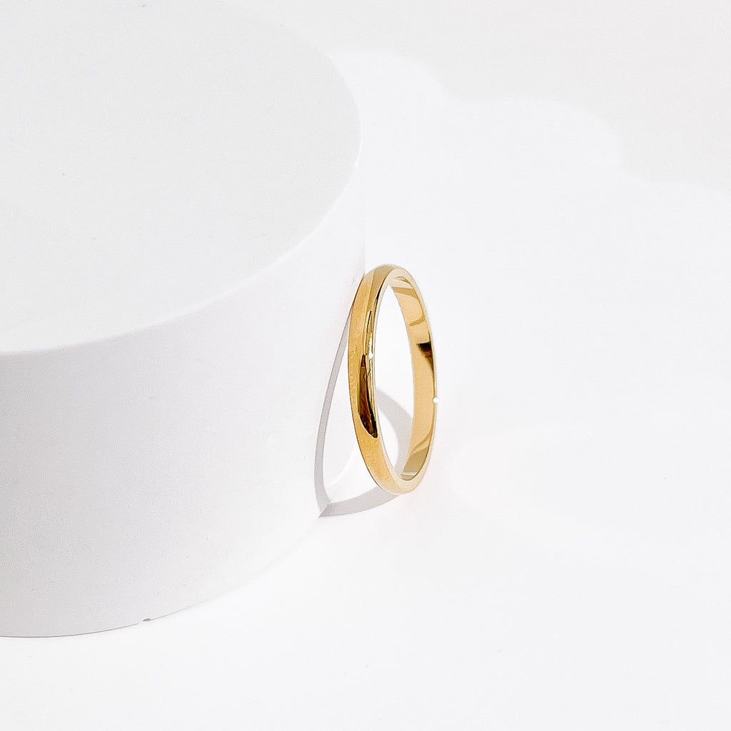 Thin Band Gold Ring